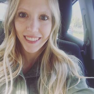 Meet your Posher, Caitlin